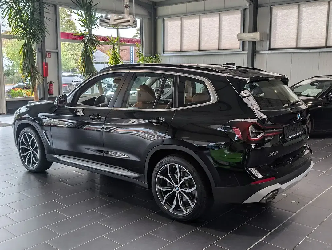 BMW X3 AUT xDrive - Thumbnail 2