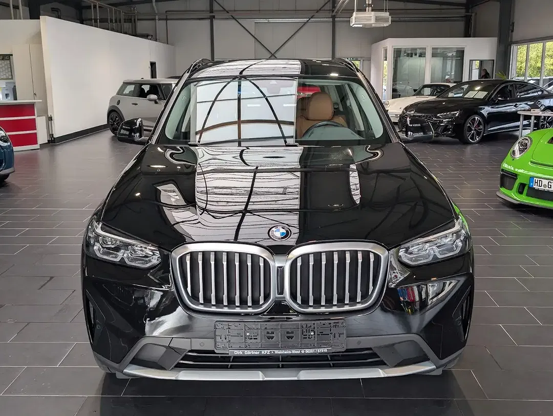 BMW X3 AUT xDrive - Thumbnail 3