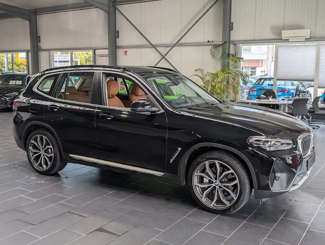 BMW X3 AUT xDrive - Thumbnail 5