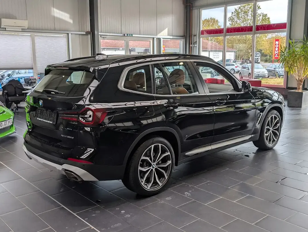 BMW X3 AUT xDrive - Thumbnail 6