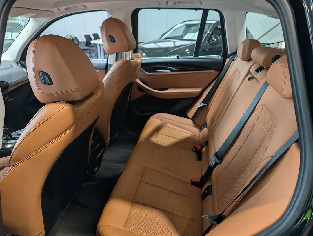 BMW X3 AUT xDrive - Thumbnail 9