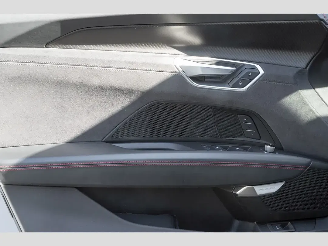 Audi RS e-tron GT quattro Matrix LED design - foto 14