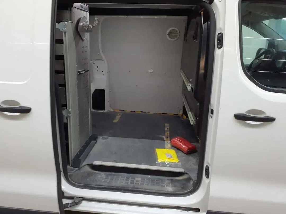 Opel Vivaro Cargo Edition - Thumbnail 13