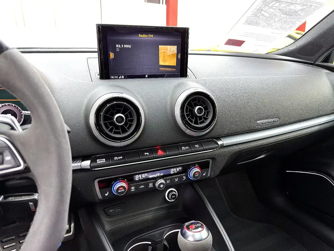 Audi RS3 2.5 TFSI quattro Sportback - Thumbnail 14