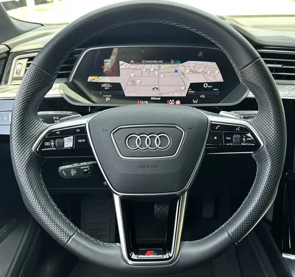Audi e-tron 55 quattro S line - Thumbnail 13
