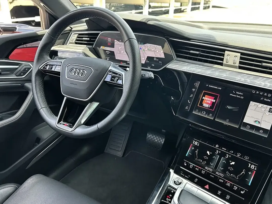 Audi e-tron 55 quattro S line - Thumbnail 14