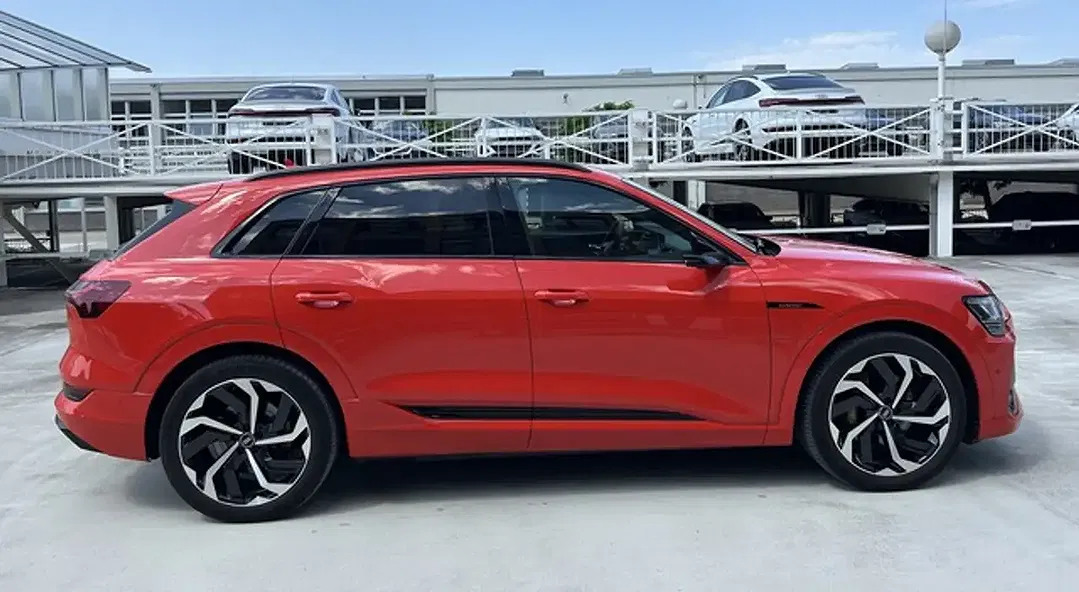 Audi e-tron 55 quattro S line - Thumbnail 5