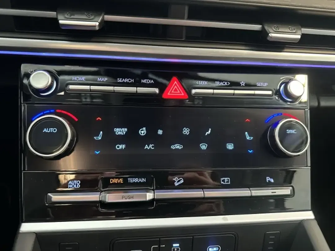 Hyundai SANTA FE 1.6 T-GDI Signature - foto 15