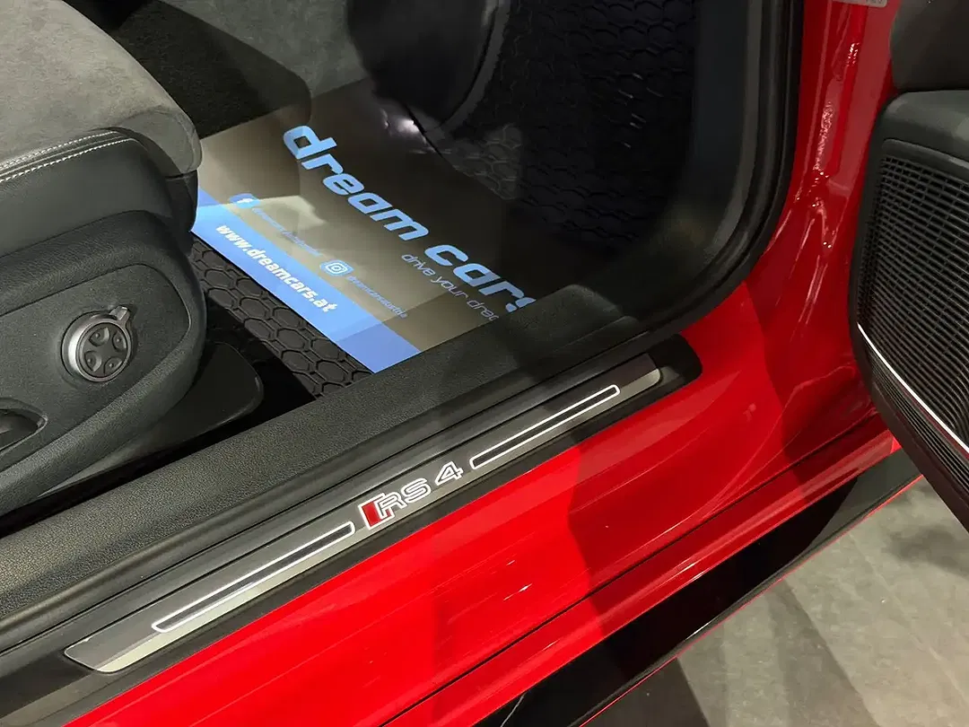 Audi RS4 TFSI tiptronic Matrix LED Avant - Thumbnail 38