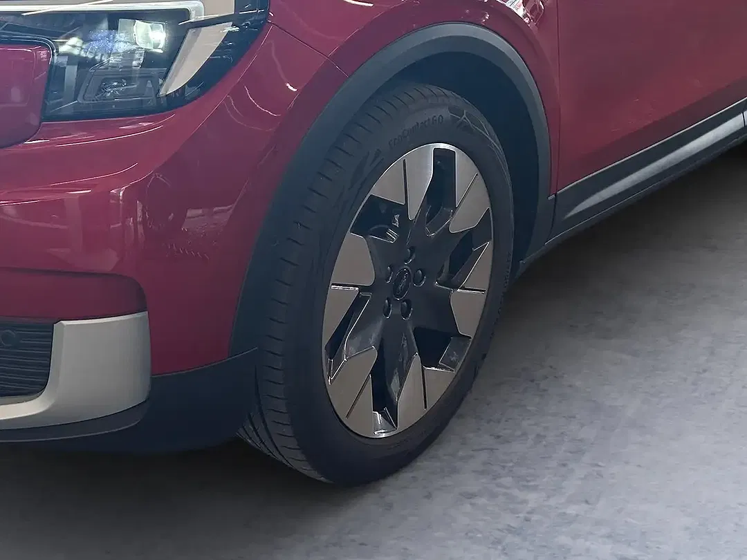 Ford Explorer Extended Range Premium - Thumbnail 7