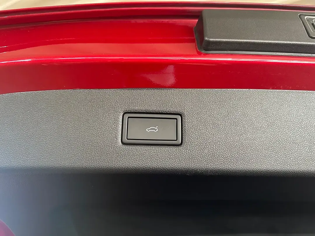 Ford Explorer Extended Range Premium - Thumbnail 9