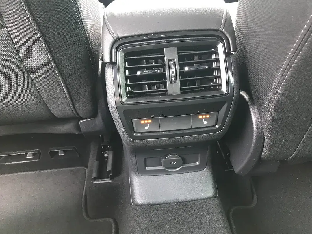 Skoda Karoq Sportline - Thumbnail 9