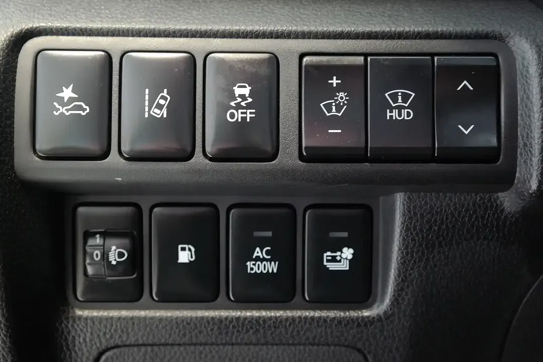 Mitsubishi Eclipse Cross PHEV Plus - Thumbnail 8