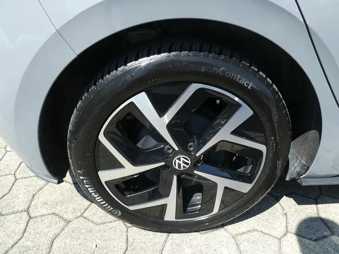Volkswagen ID.3 Pro - Thumbnail 8