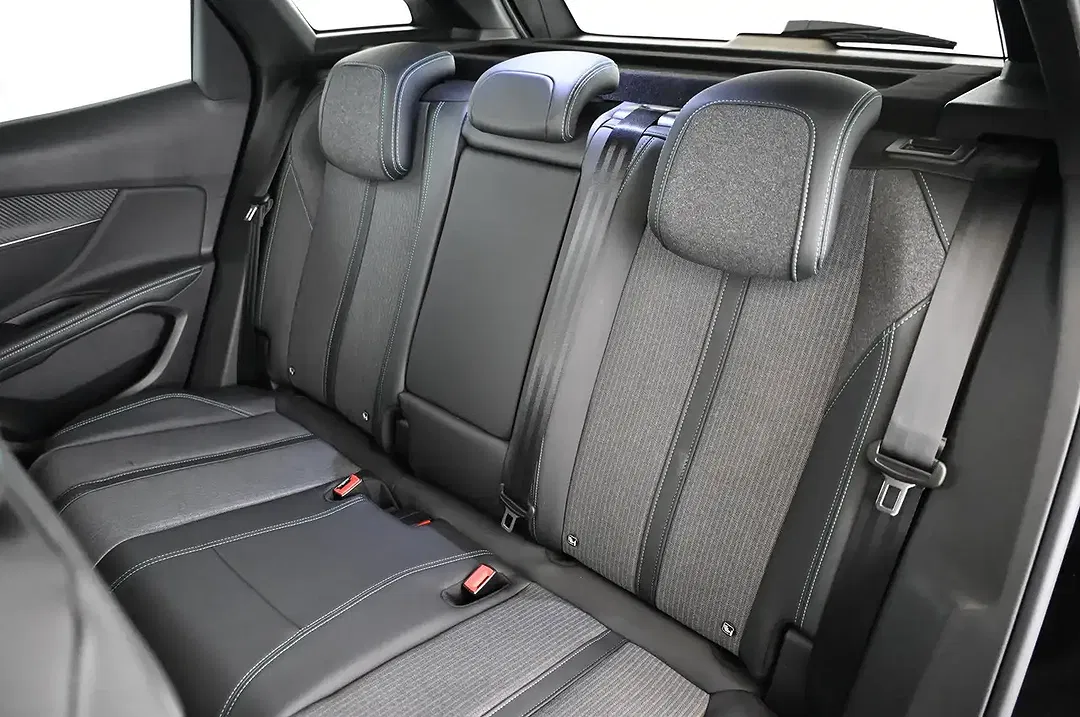 Peugeot 3008 180 e-EAT8 PHEV Allure Pack - Thumbnail 23