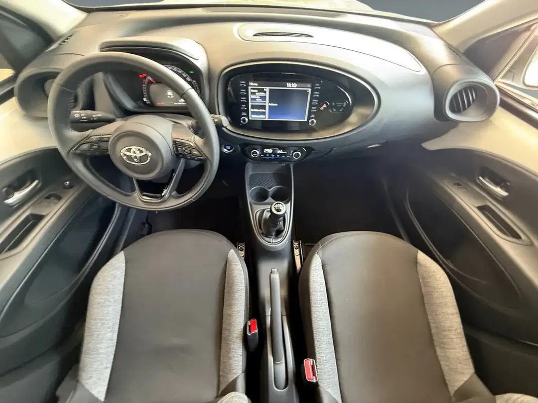 Toyota Aygo - Thumbnail 11