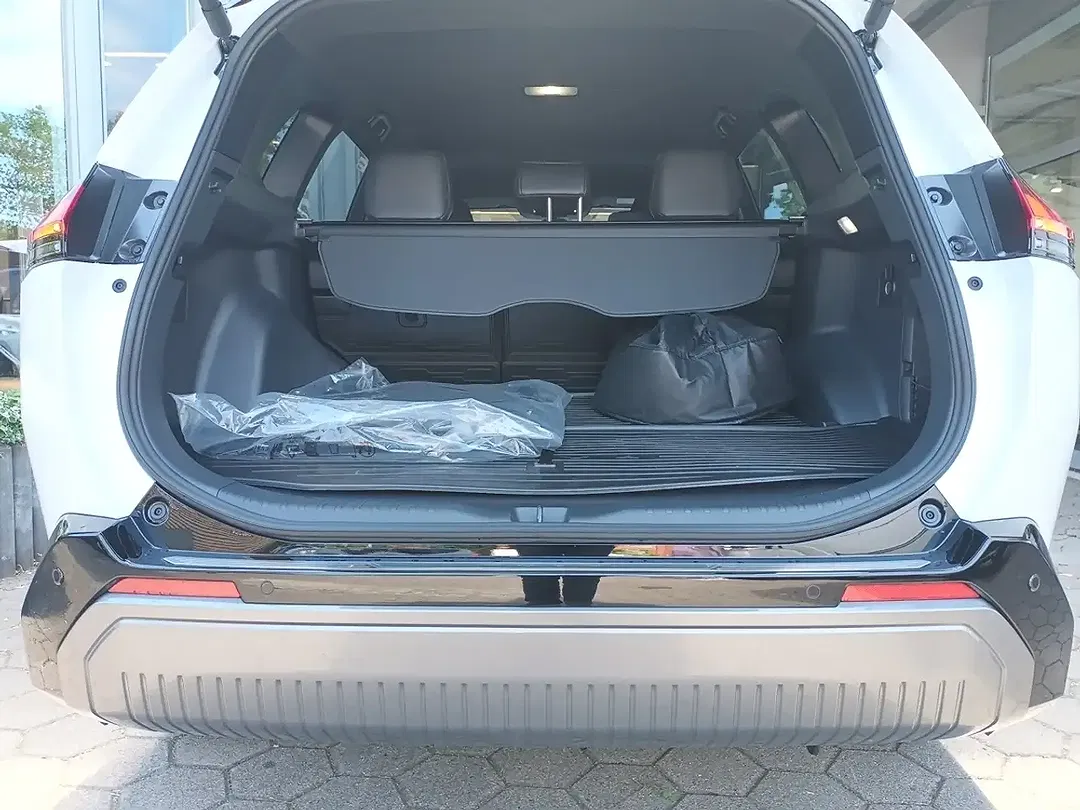 Toyota RAV 4 PHEV Style - Thumbnail 12