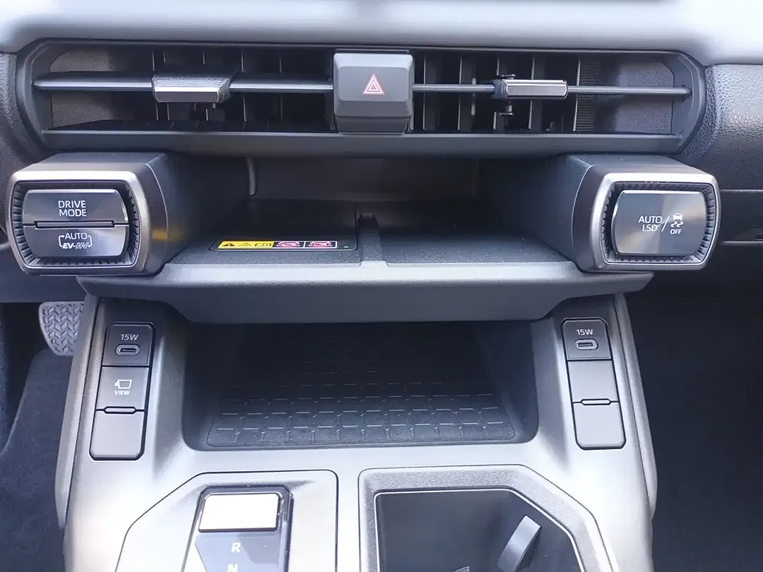 Toyota RAV 4 PHEV Style - Thumbnail 14