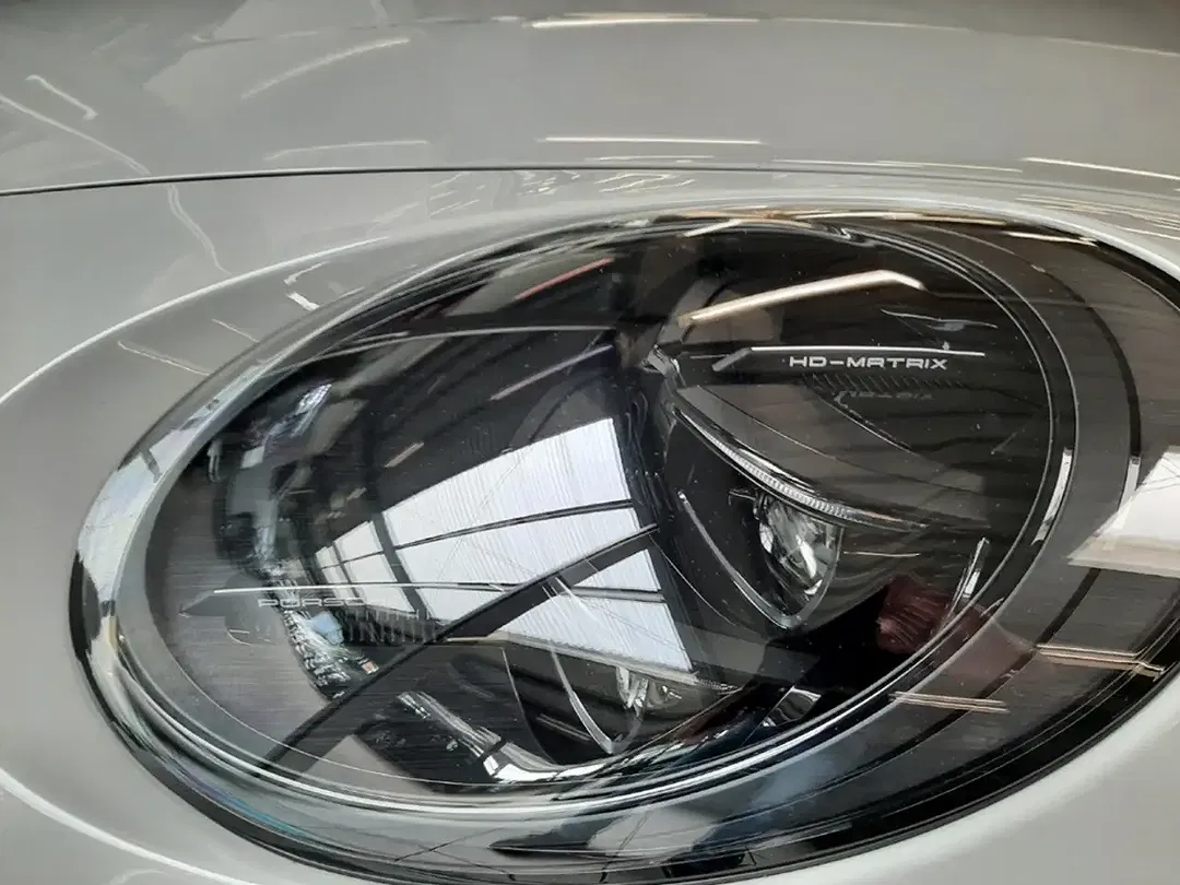 Porsche 911 Turbo S - Thumbnail 10