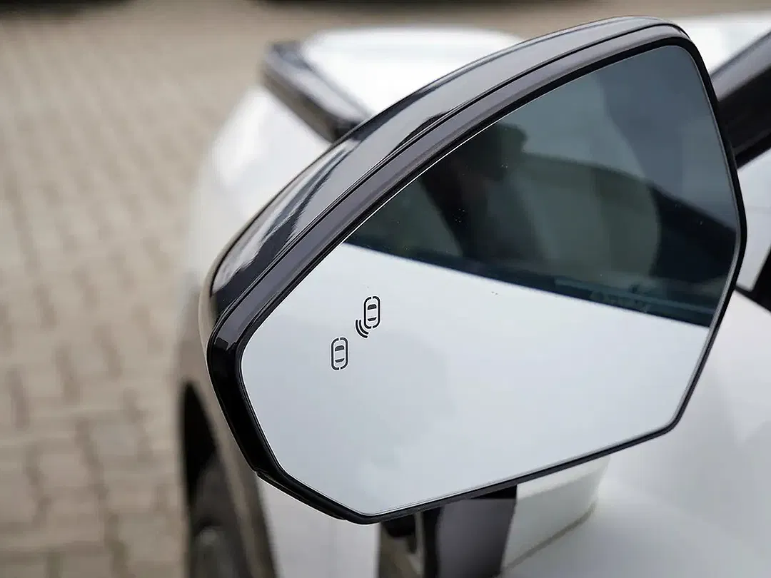 Lynk & Co 08 - Thumbnail 12