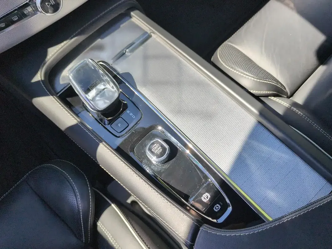 Volvo XC90 B5 AUT AWD Plus Bright - Thumbnail 11