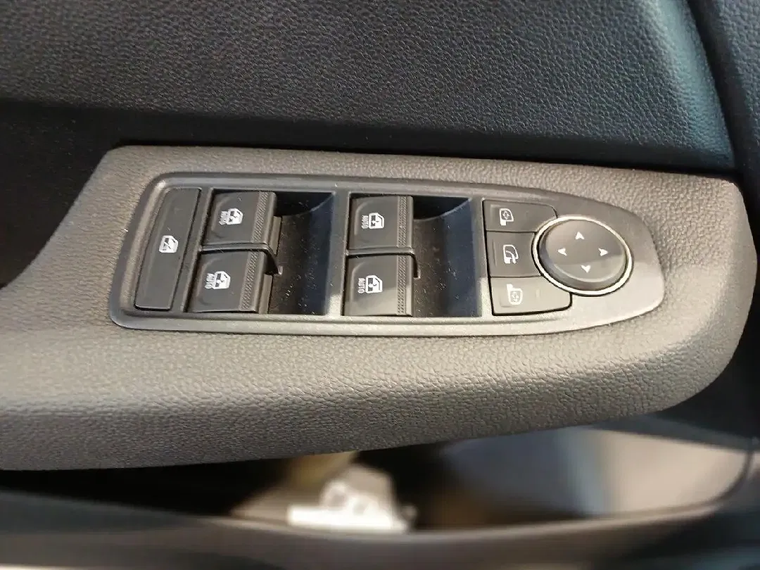 Renault Clio TCe Evolution - foto 12