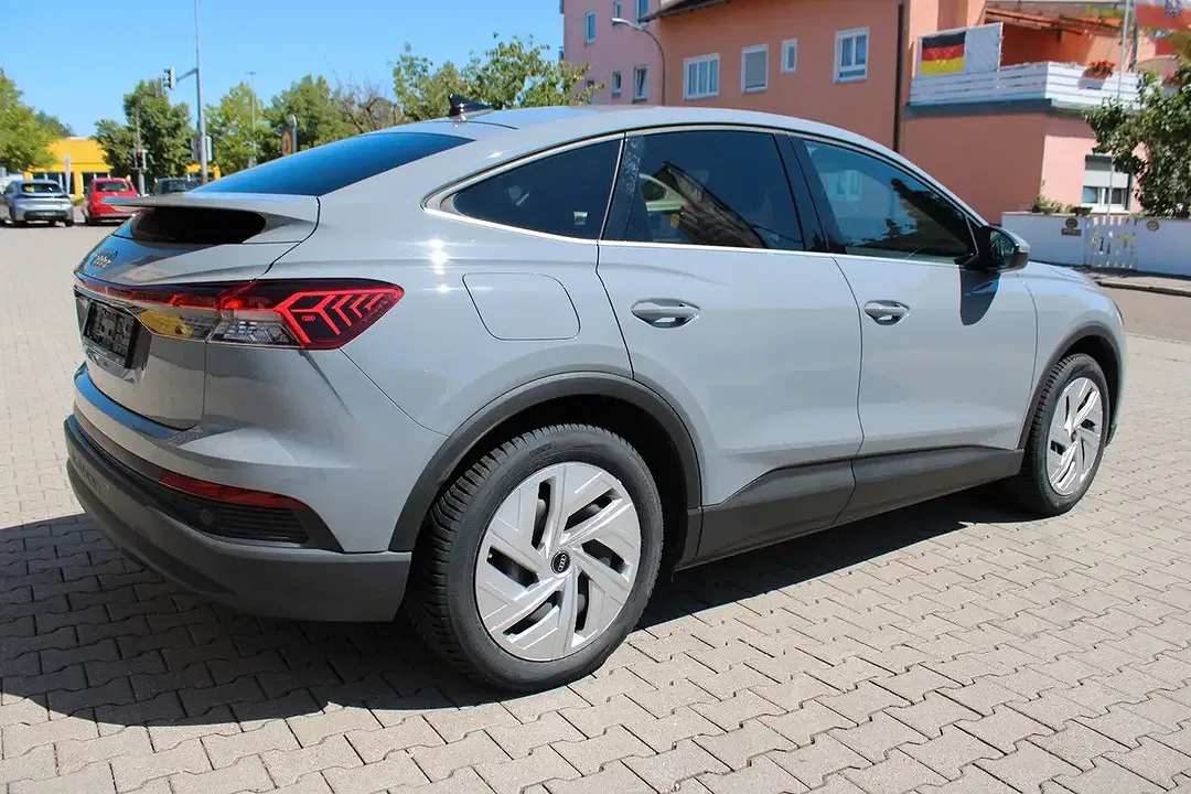 Audi Q4 e-tron 35 Sportback - Thumbnail 2