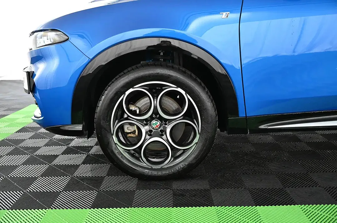 Alfa Romeo Tonale 1.3 PHEV Q4 Ti - Thumbnail 10