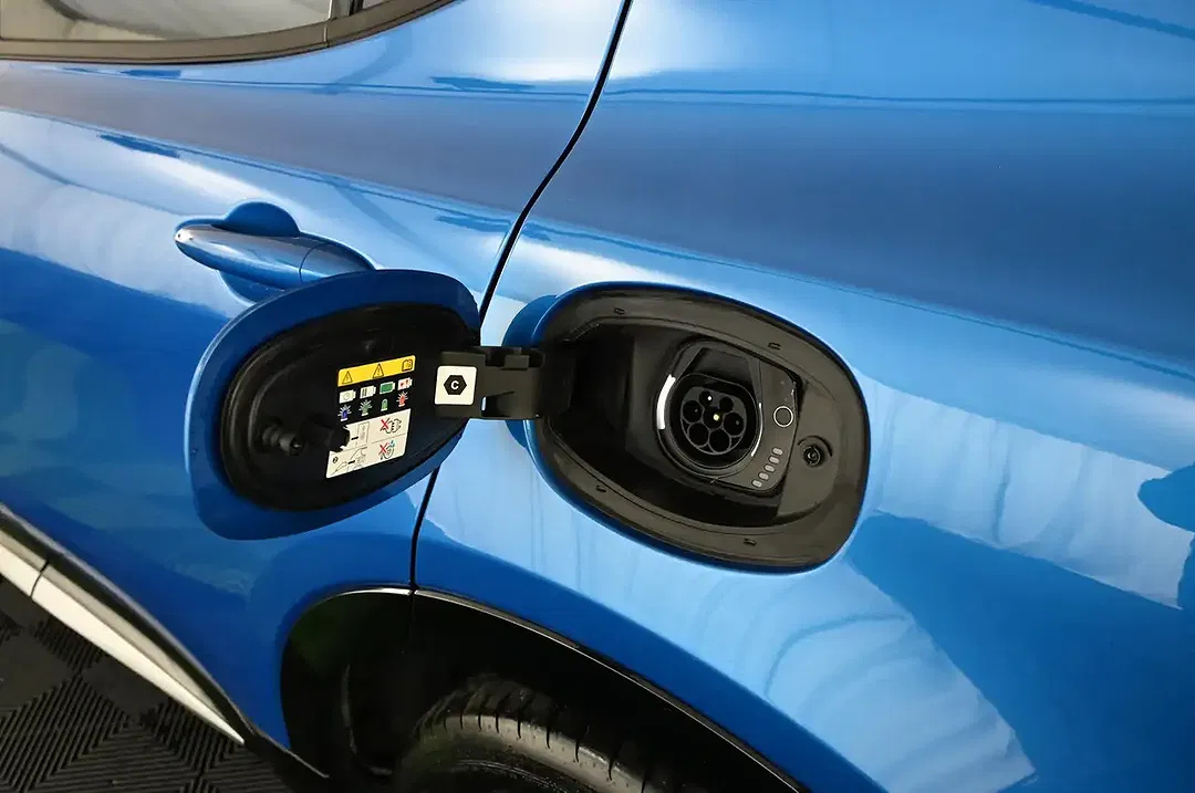 Alfa Romeo Tonale 1.3 PHEV Q4 Ti - Thumbnail 37