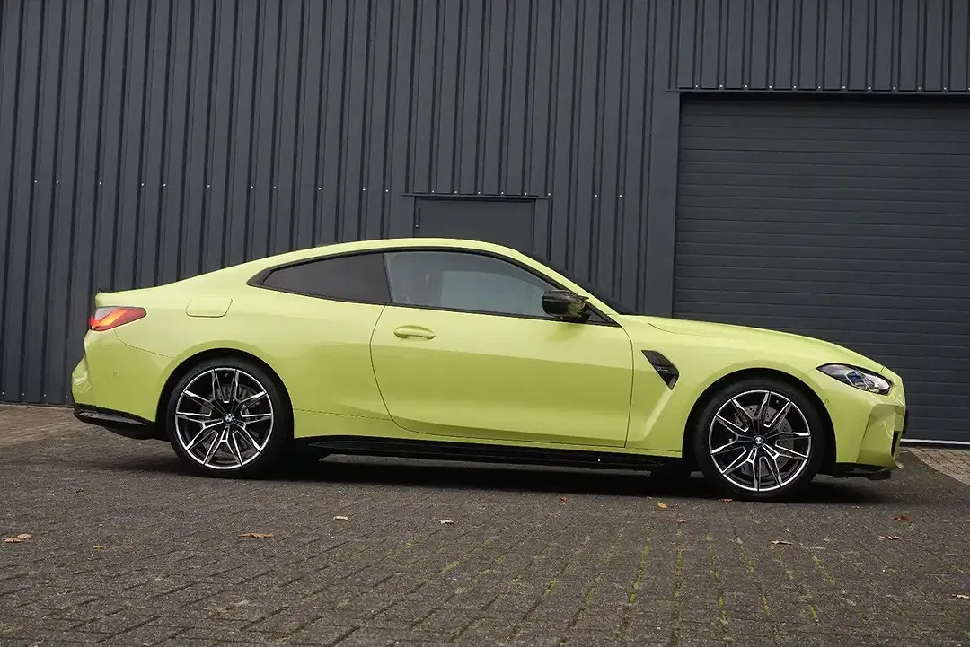 BMW M4 Competition - Thumbnail 5