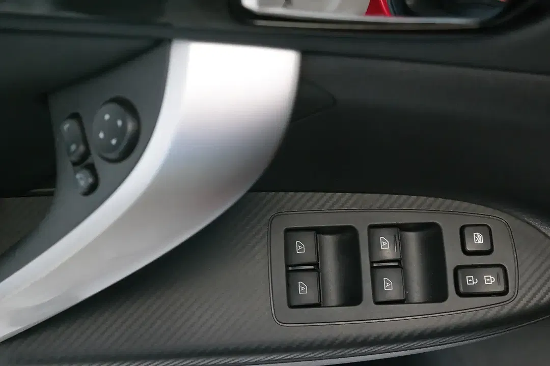 Mitsubishi Eclipse Cross PHEV Plus - Thumbnail 7