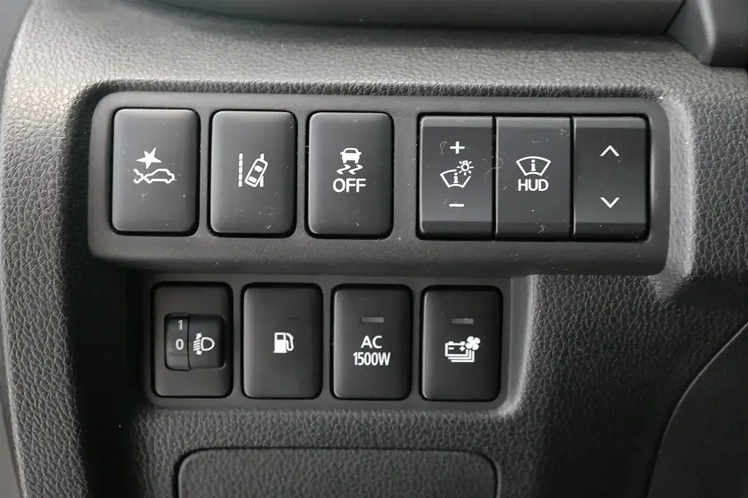 Mitsubishi Eclipse Cross PHEV Plus - Thumbnail 8