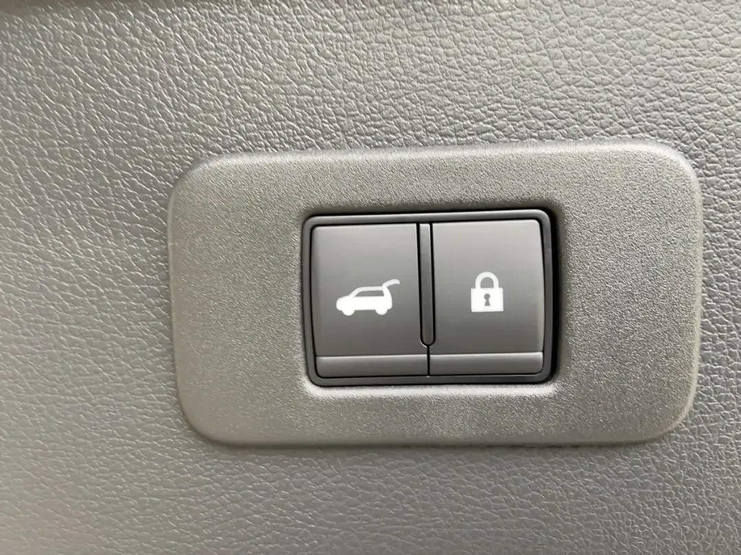 Nissan Leaf - Thumbnail 12