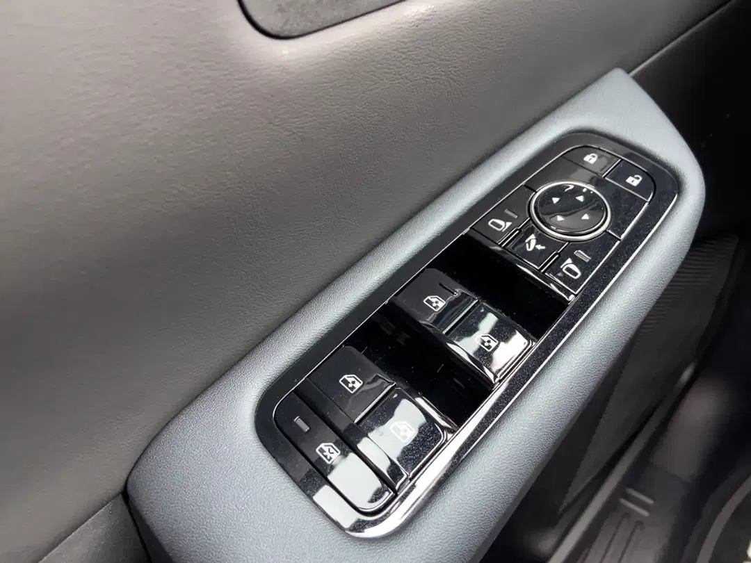 Nissan Leaf - Thumbnail 17