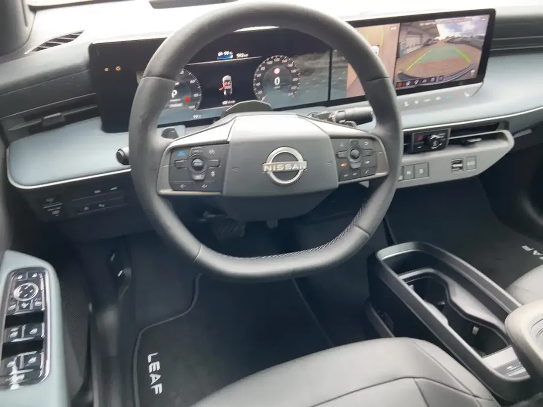 Nissan Leaf - Thumbnail 8