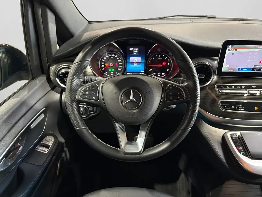 Mercedes-Benz V 300 AMG Night - Thumbnail 13