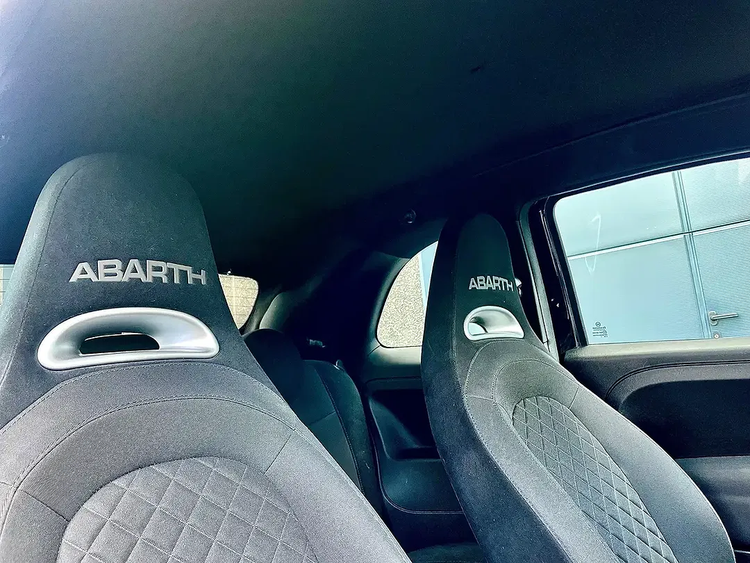 Abarth 595C 1.4 T-Jet - Thumbnail 11