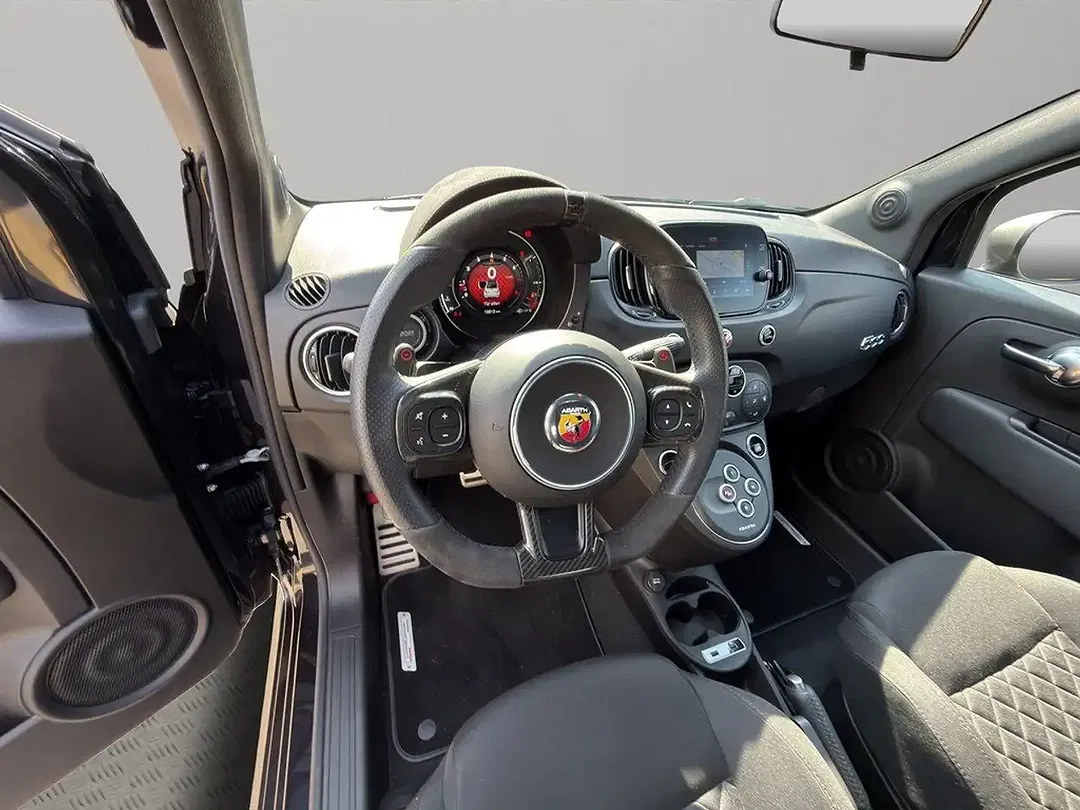 Abarth 695C - Thumbnail 12
