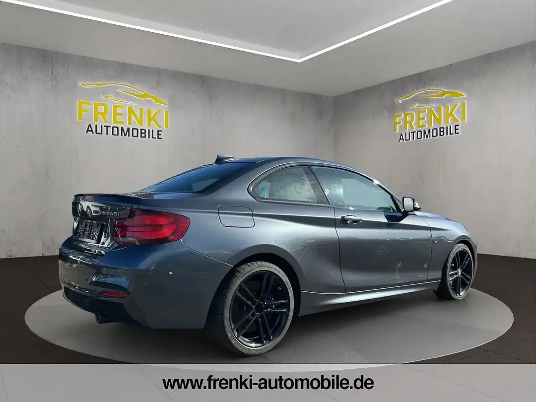 BMW M2 xDrive Coupe - Thumbnail 4