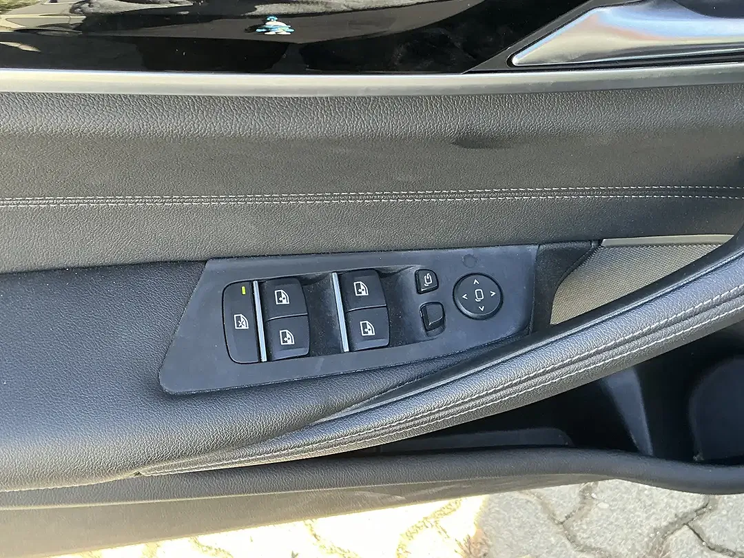 BMW 530 Business - Thumbnail 4