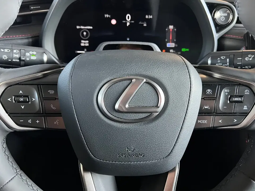 Lexus LBX Emotion - Thumbnail 14