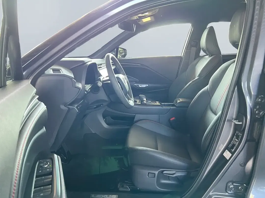 Lexus LBX Emotion - Thumbnail 9