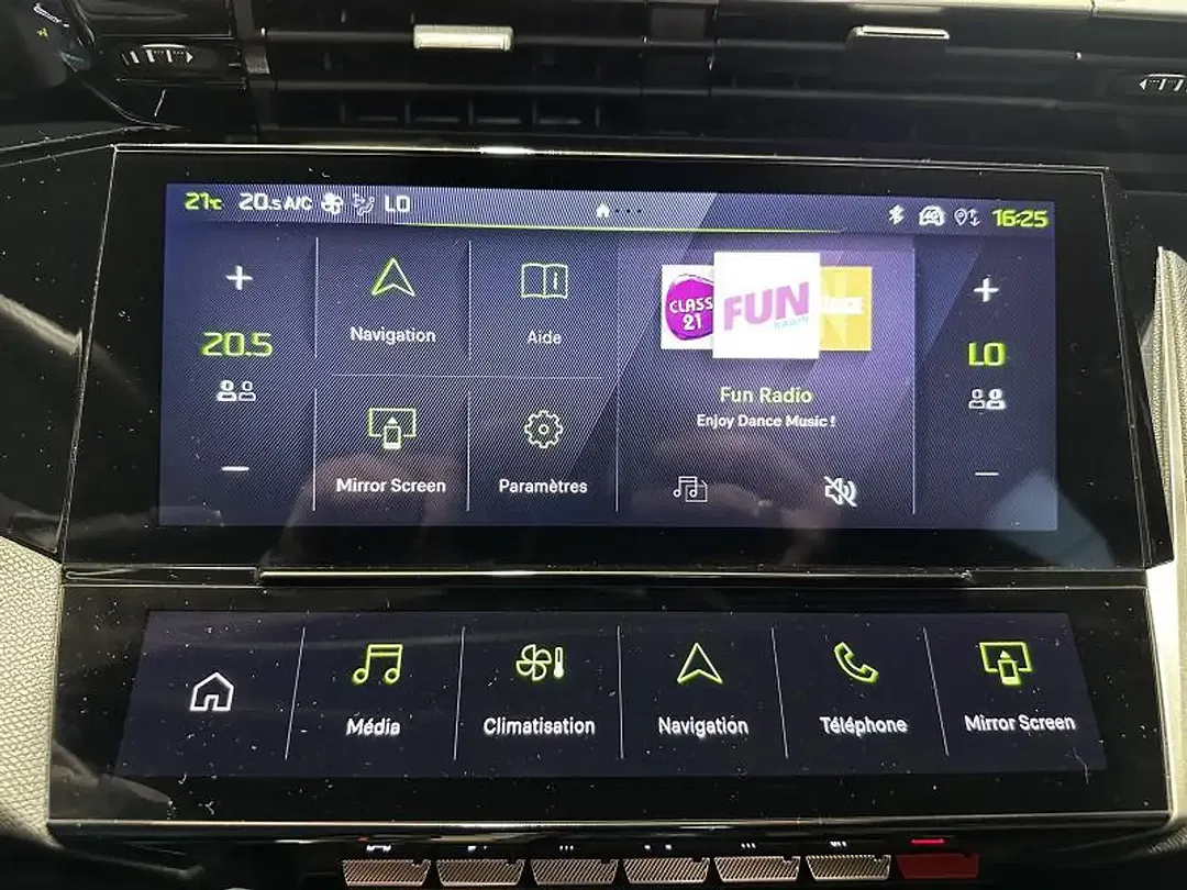 Peugeot 408 Hybrid GT - Thumbnail 13