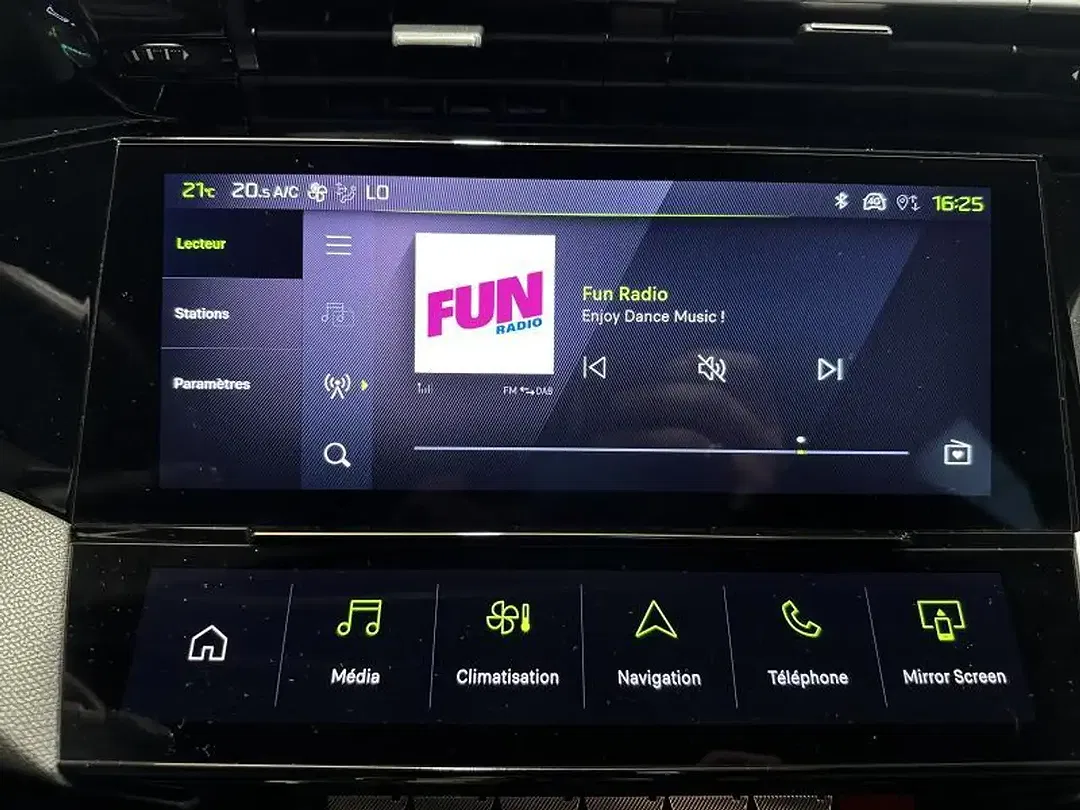 Peugeot 408 Hybrid GT - Thumbnail 14