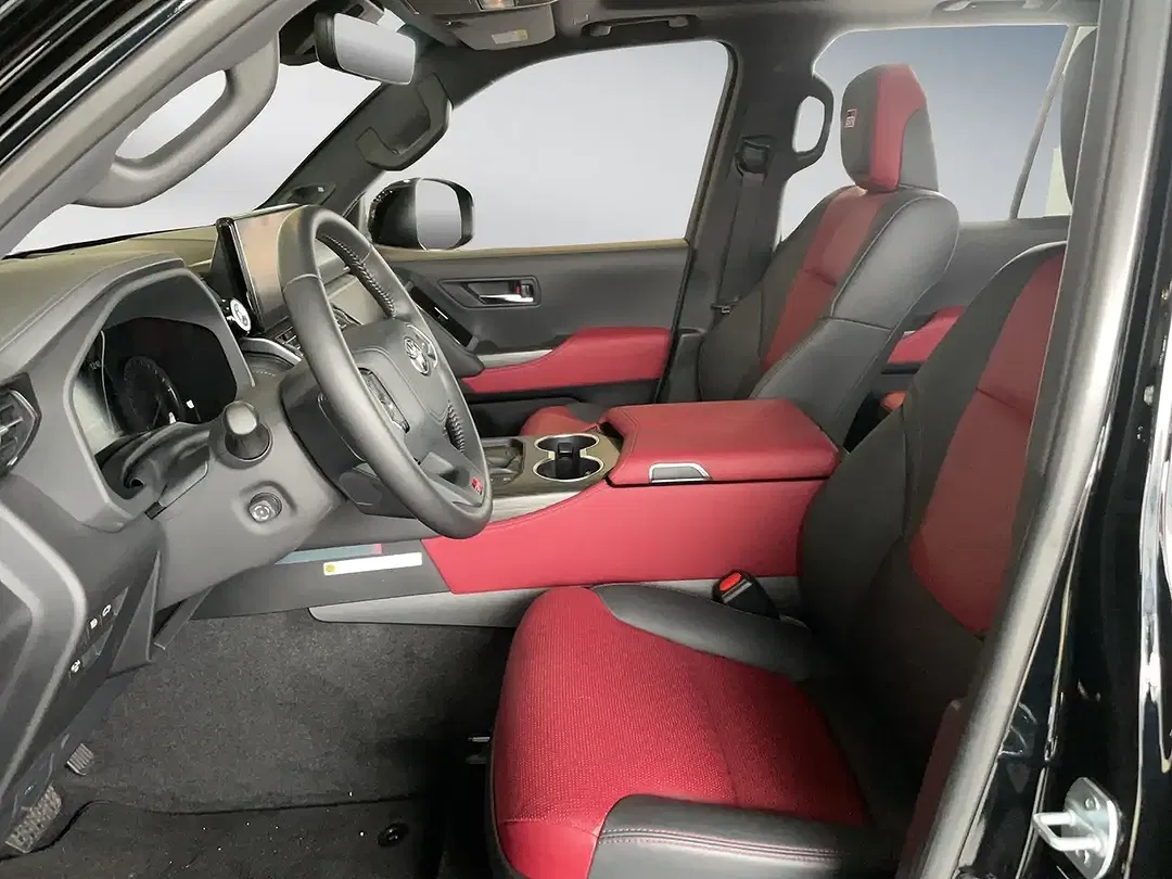 Toyota Land Cruiser GR Sport - Thumbnail 7