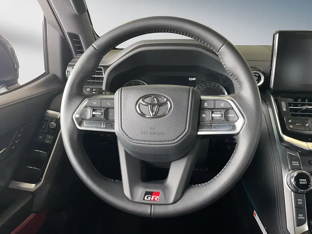 Toyota Land Cruiser GR Sport - Thumbnail 8
