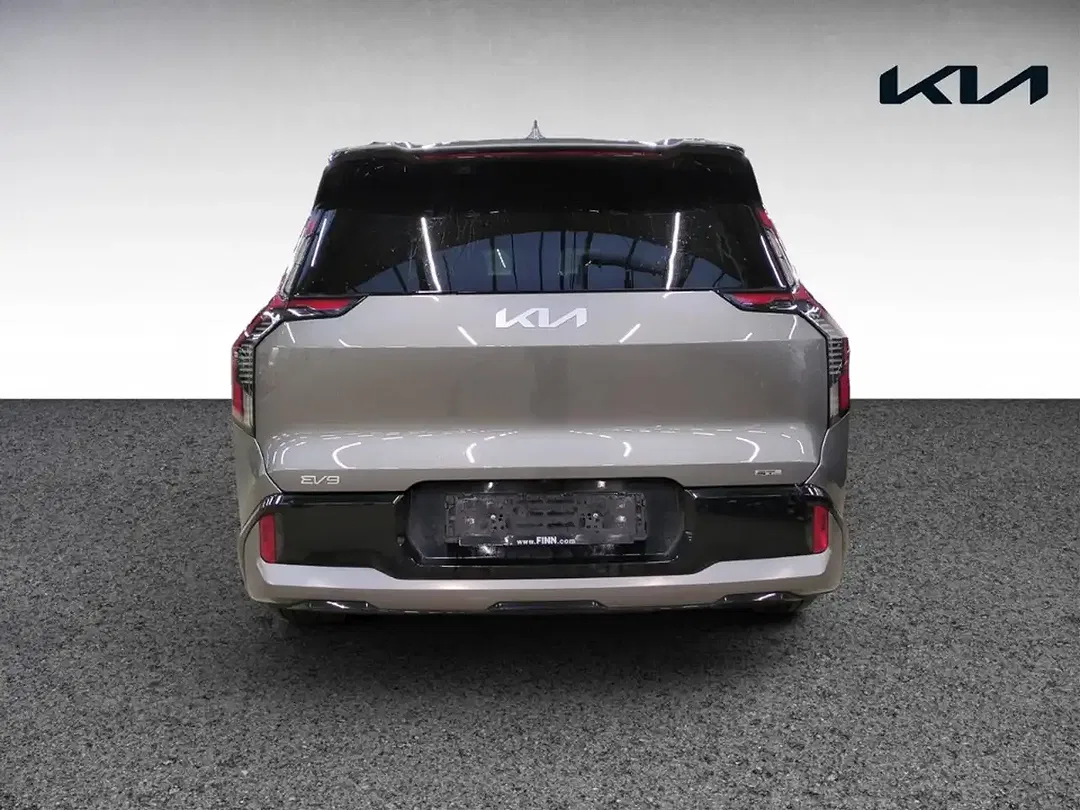 Kia EV9 AWD GT-Line Launch - Thumbnail 6