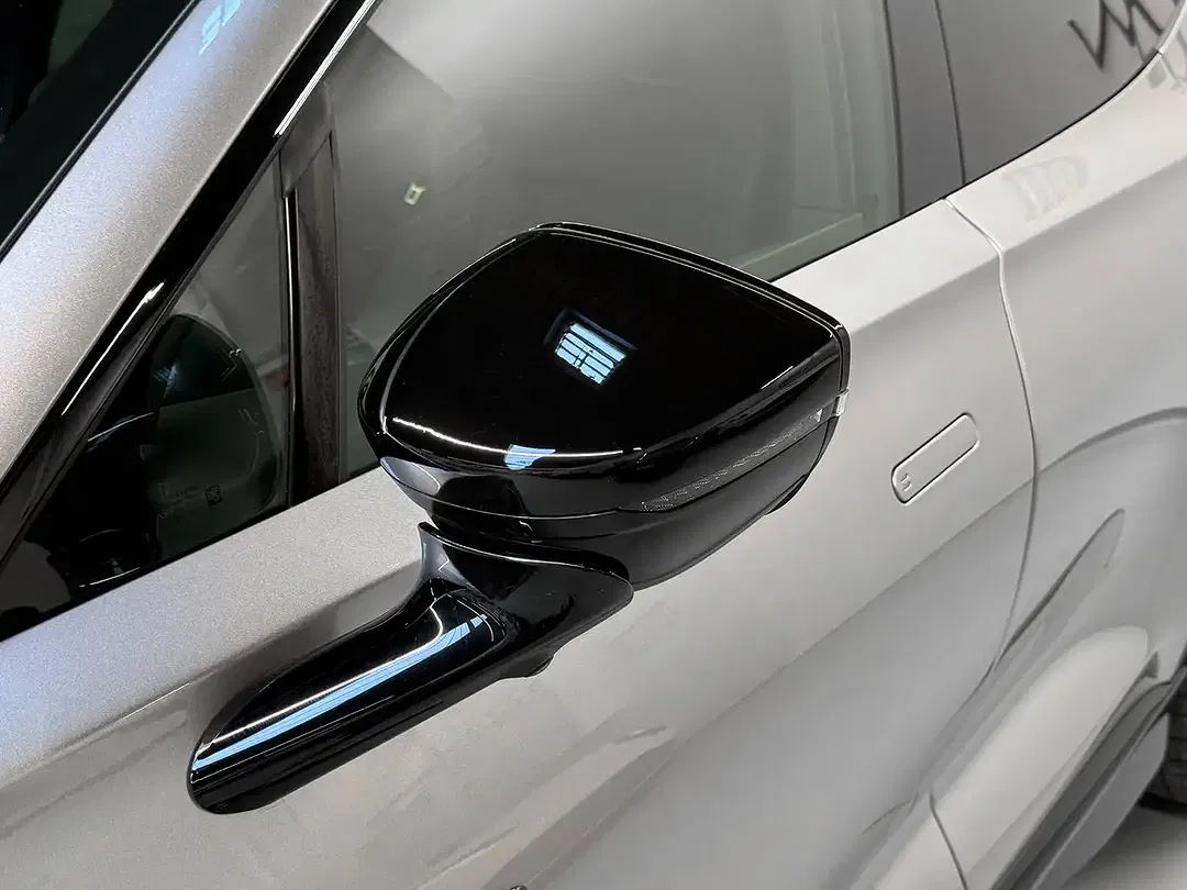 Aston Martin DBX 707 - Thumbnail 9