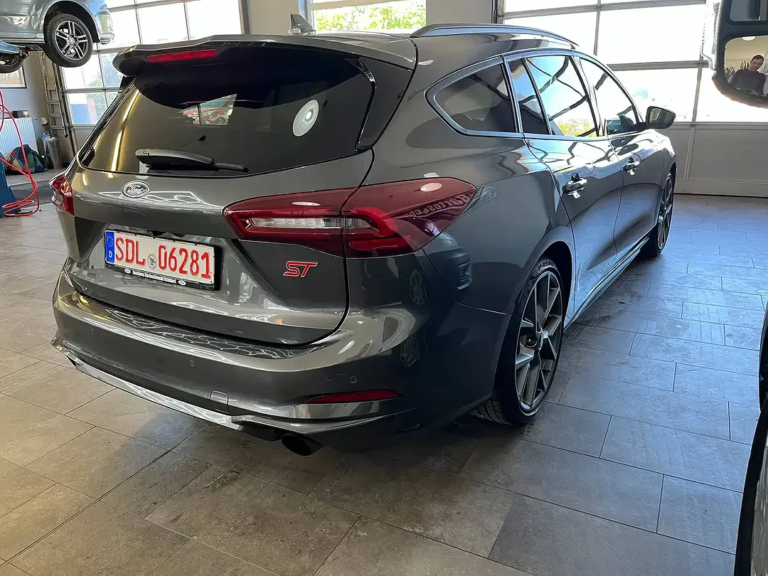 Ford Focus ST-Line - Thumbnail 3
