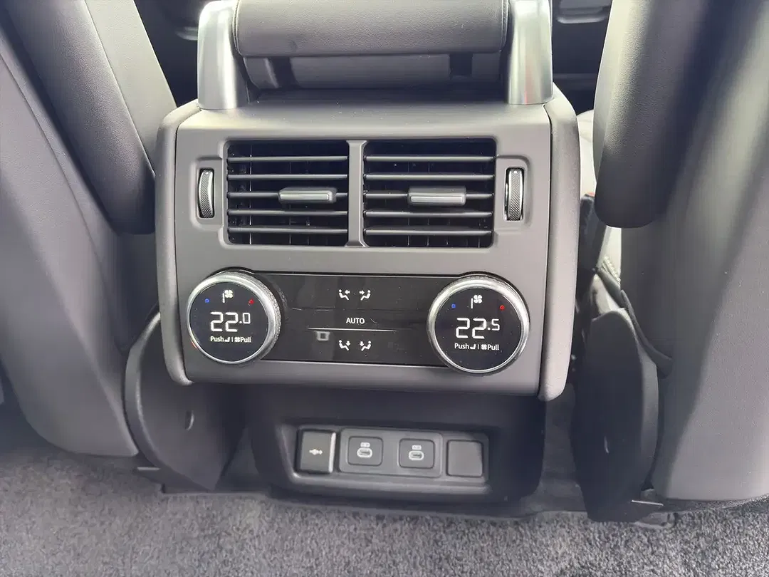 Land Rover Discovery D350 - Thumbnail 11